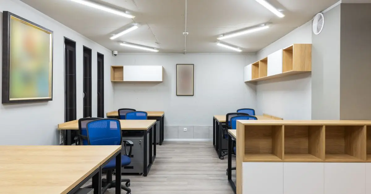 Comment intégrer un bureau modulable dans un petit espace
