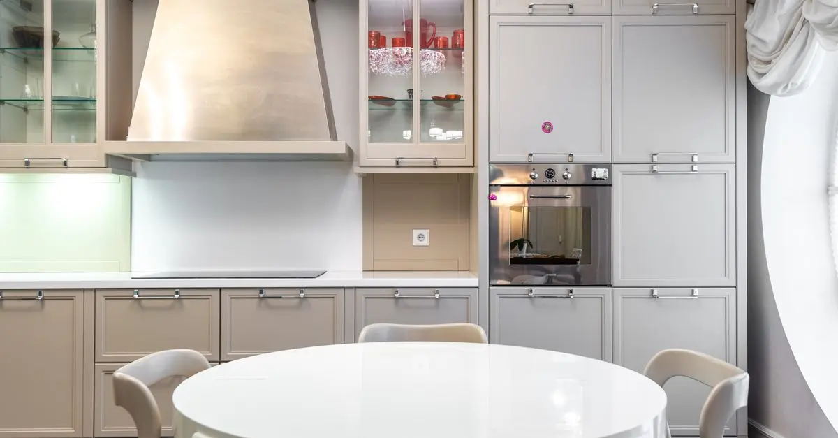 Comment intégrer un mobilier astucieux dans votre cuisine