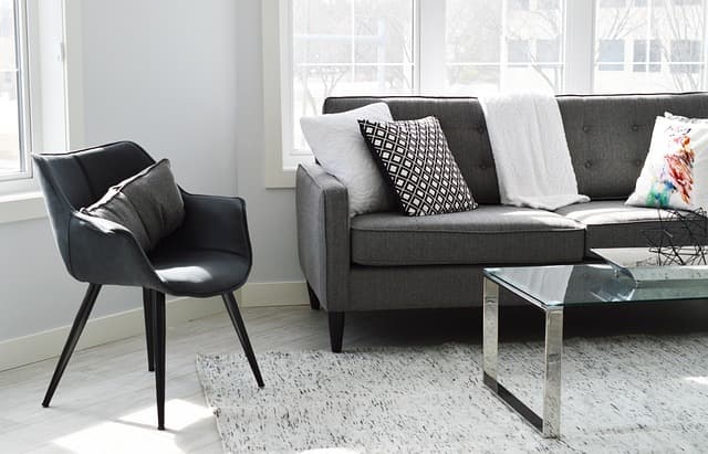 Comment choisir le mobilier pliant idéal pour petits espaces